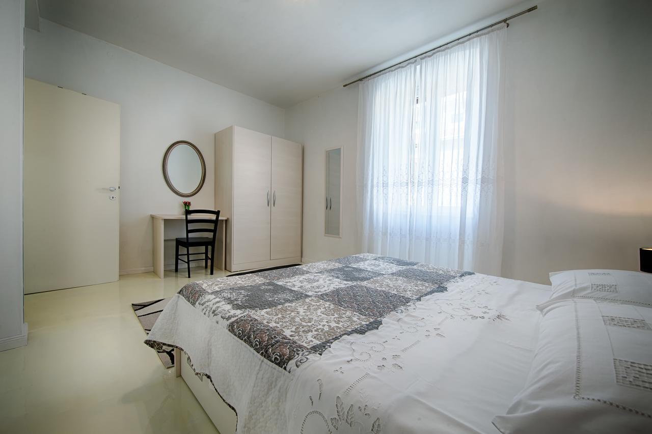 Apartment Jure Vis Exterior foto